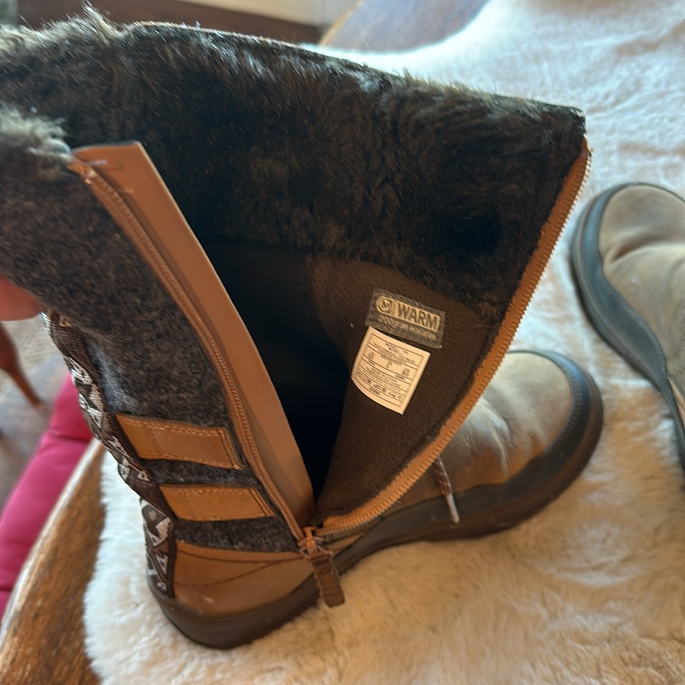 Merrel snow boots - Picture 10 of 10